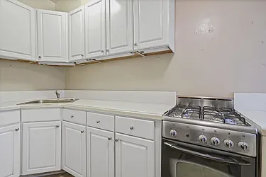 Sold by Avenue Sotheby's International Realty