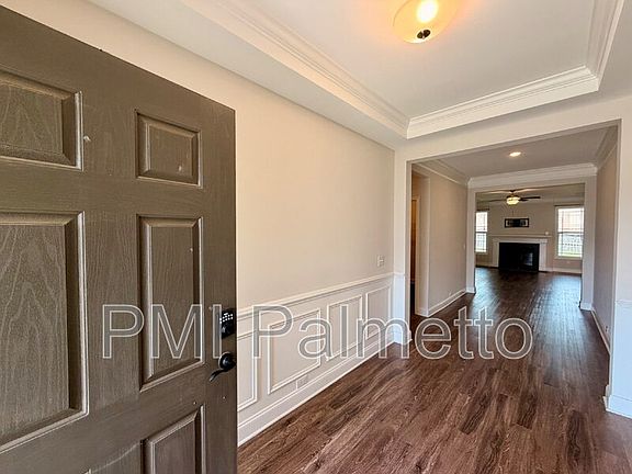3rd image of 628 Colston Ln