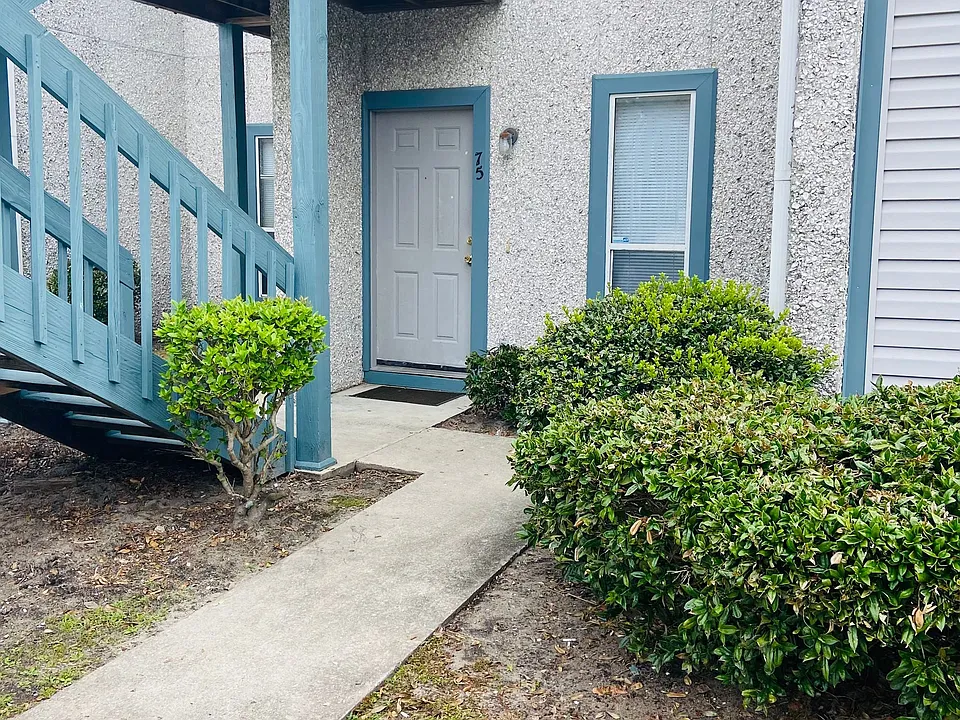 910 Brett Dr #75