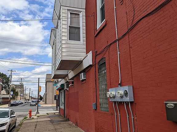2nd image of 2700 E Allegheny Ave
