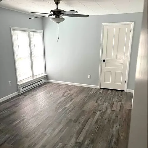306 S Main St Photo 1