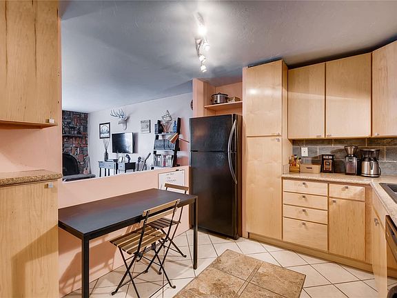 5th image of 1008 N Corona St APT 307