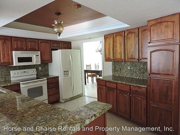 2nd image of 1116 Sklar Dr E