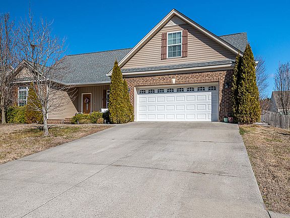 2nd image of 588 Thoroughbred Dr NW
