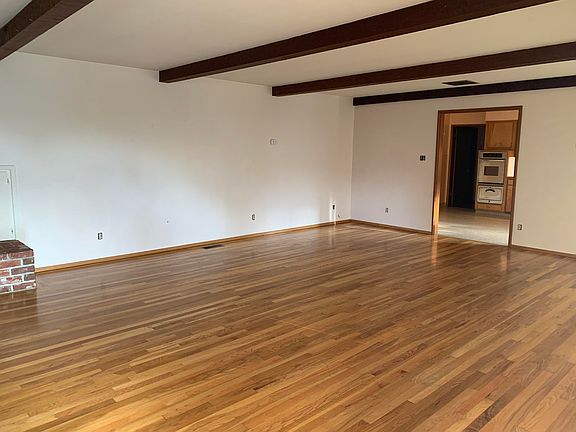 4th image of 7608 Benbow Dr