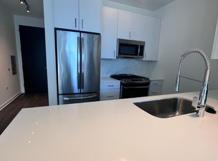 102 W Division St #1, Chicago, IL 60610
