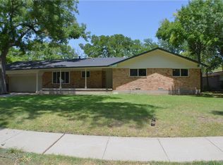 2622 S Glenbrook Dr, Garland, TX