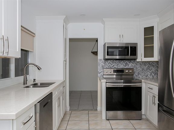 4th image of 5500 NW 49th Avenue