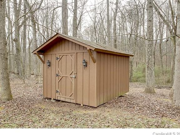 3rd image of 575 Timberlane Trl