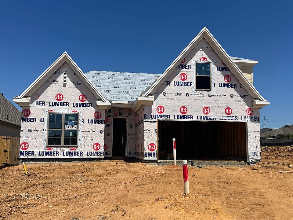 1st image of 340 Green Willow Dr