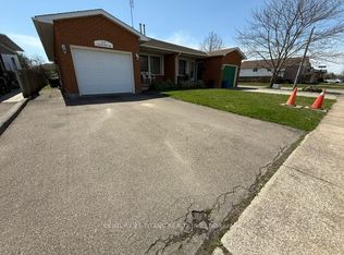 23 Woodland Dr, Welland, ON L3C 7C9