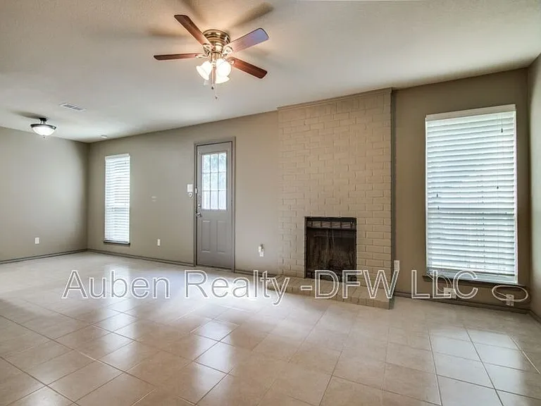 7716 Sable Ln — Photo 4