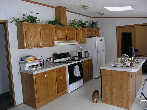 Large Kitchen, All Appliances Included