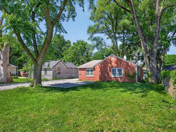 2734 Merle Hay Rd, Des Moines, IA 50310