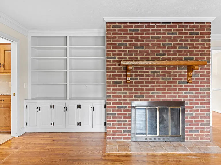 4330 Ridge Rd — Photo 5