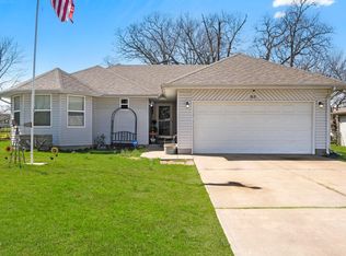 915 S Central Ave, Marionville, MO 65705