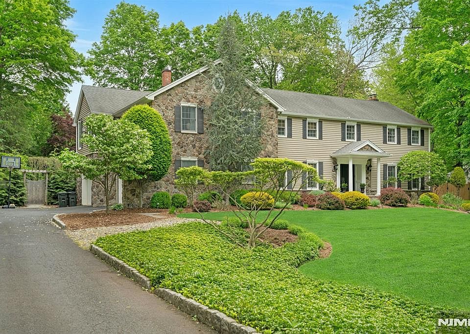 1st image of 48 Hopper Farm Rd