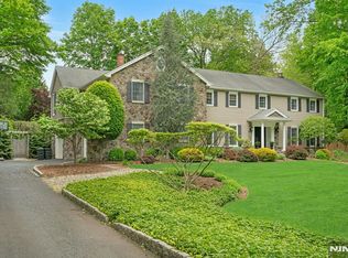 48 Hopper Farm Rd, Upper Saddle River, NJ 07458
