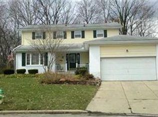 1600 Newcastle Cir, Akron, OH 44313
