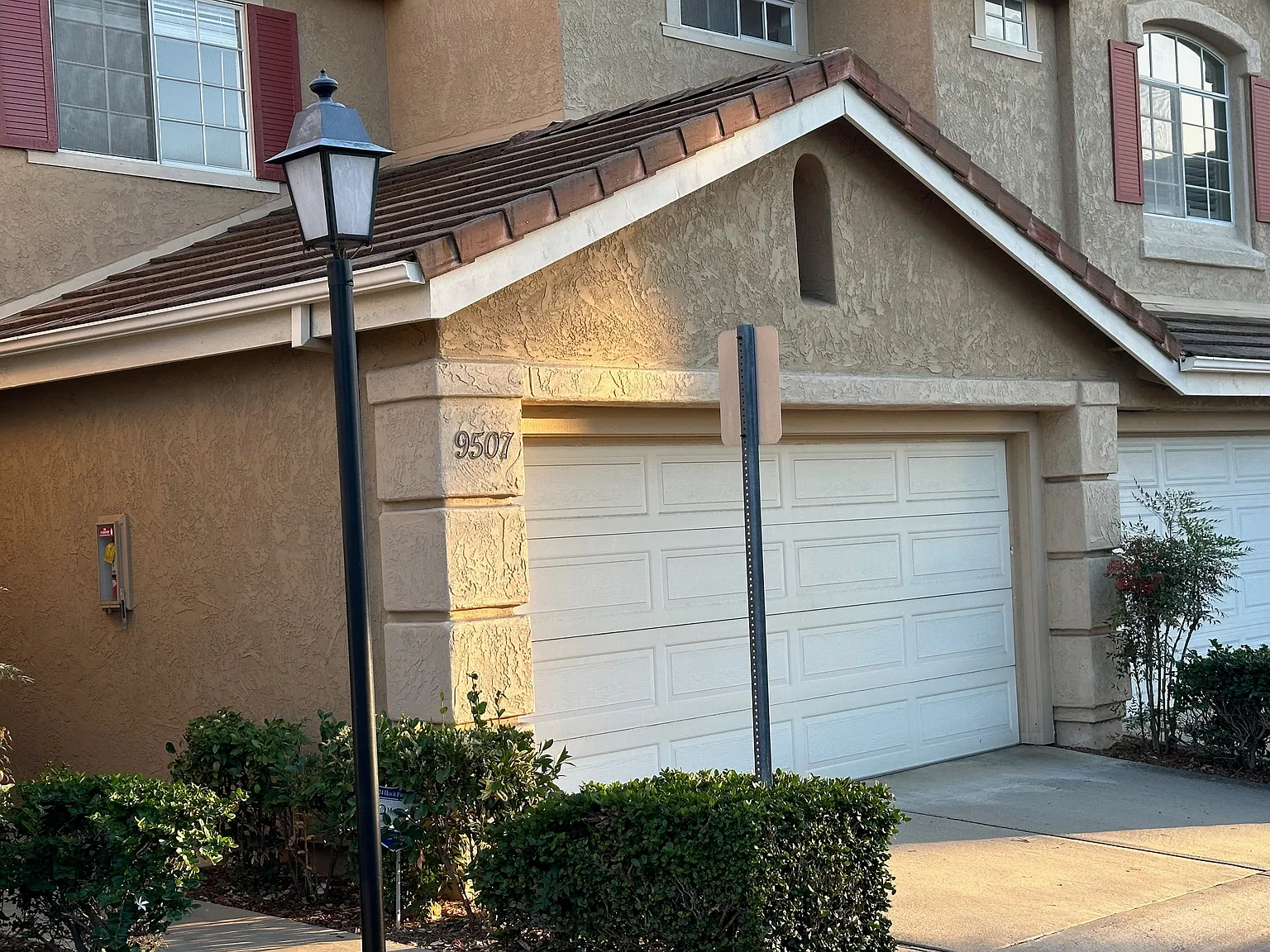 2 bed, 1231 sqft, $3,400 — Photo 2