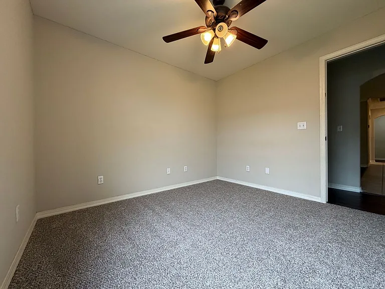 240 Beasley Dr — Photo 11