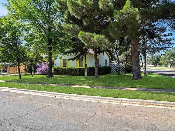 2nd image of 1201 E Green Acres Dr