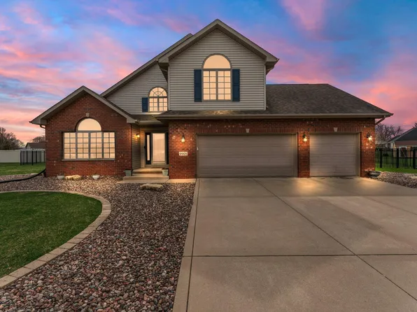 9905 Maginot Circle St, Saint John, IN 46373