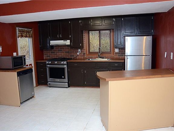 4th image of 110 Sunset Dr