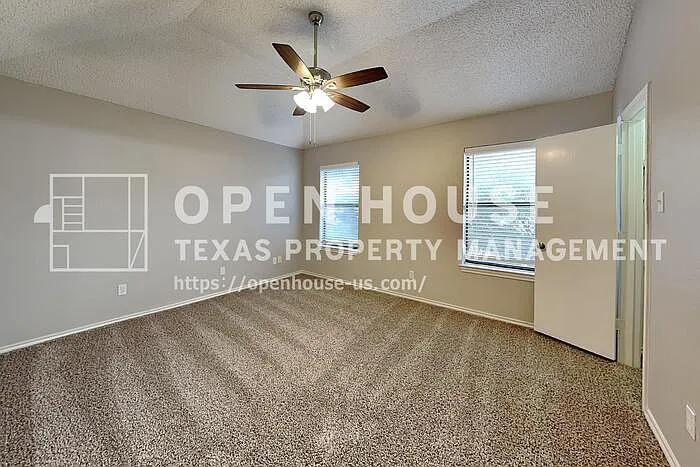 1206 Hillwood Way — Photo 9