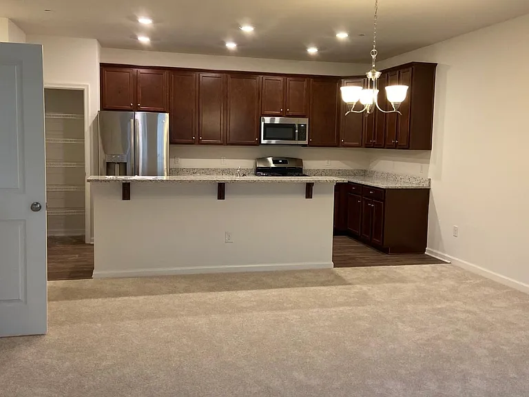 321 Kramer Ct — Photo 7