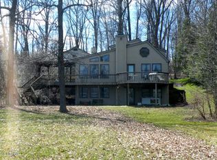 4205 Causeway Dr NE, Lowell, MI 49331