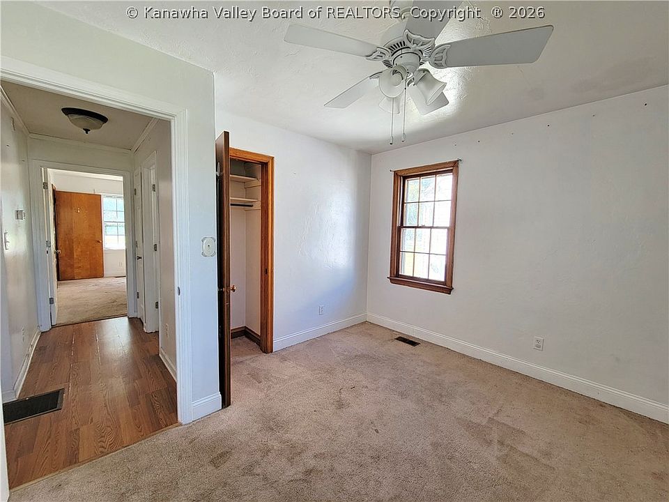 10th image of 202 Winfield Rd