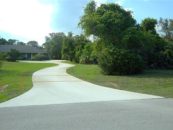 3rd image of 1879 SW Crane Creek Ave