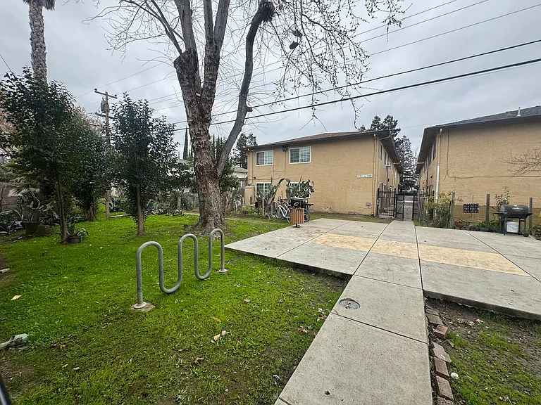 723-721 Menker Ave #2 — Photo 3