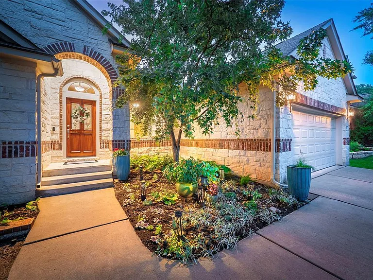 3805 Longhorn Acres St — Photo 19