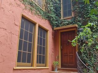 8058 Fareholm Dr, Los Angeles, CA 90046