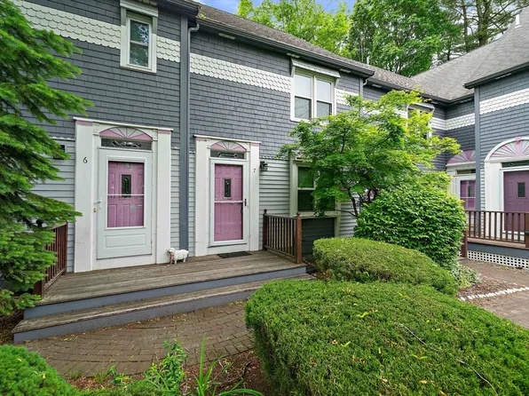 141 Pleasant St APT 7, Attleboro, MA 02703