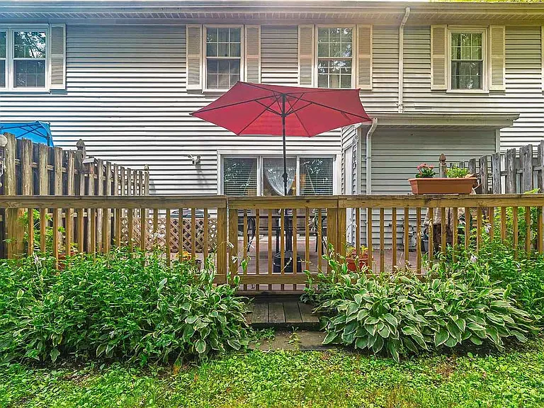 41 Seneca Dr #1062 — Photo 2