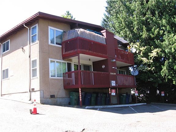 3rd image of 10609 Des Moines Memorial Dr S