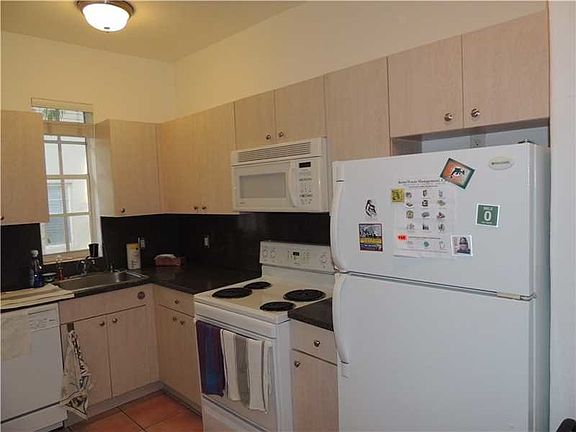 2nd image of 1337 Pennsylvania Ave APT 7