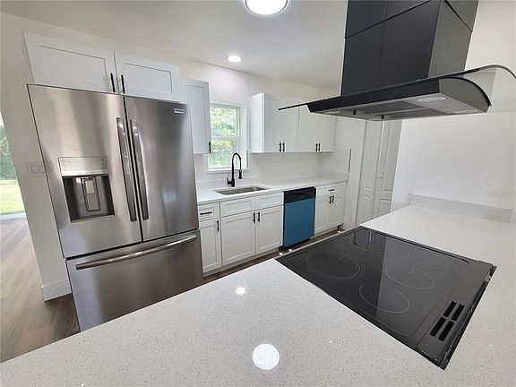 3rd image of 8 Flamevine Ln
