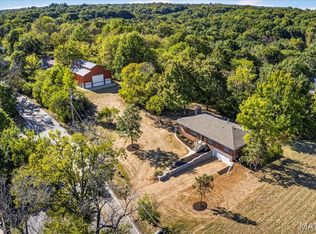 1999 Saline Rd, Fenton, MO 63026