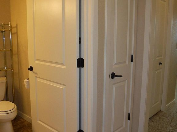 5th image of 2101 Dearborn Ave Unit 27