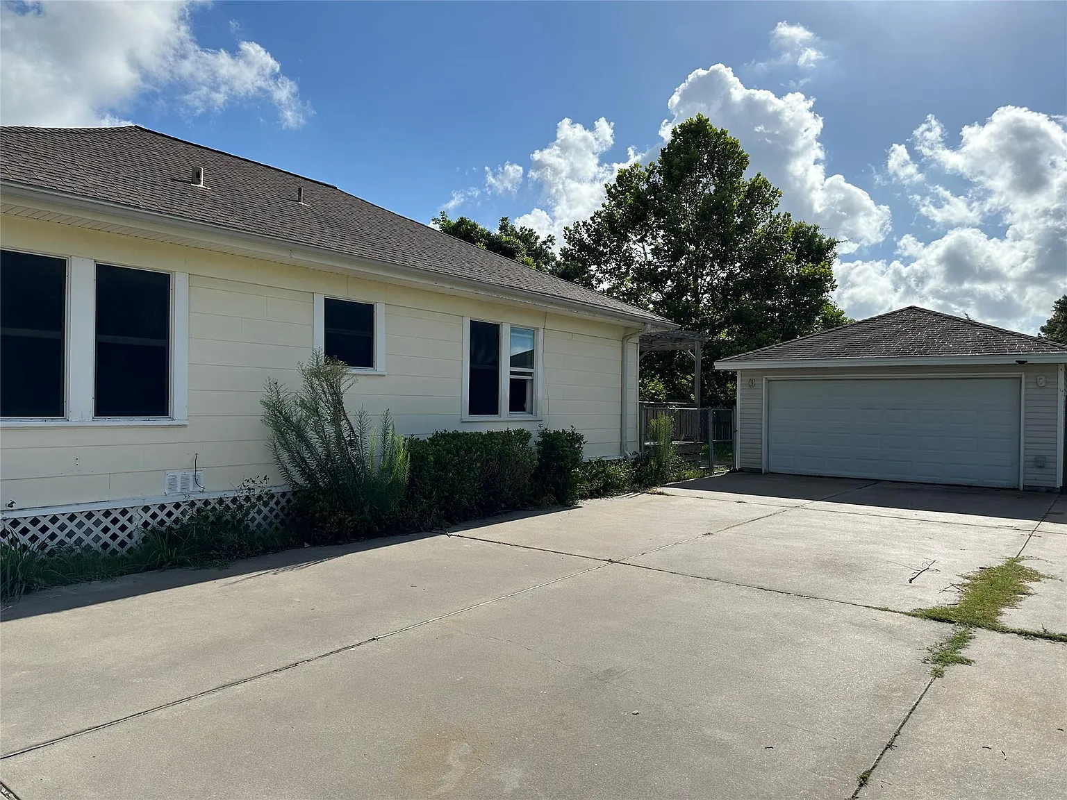 2 bed, 2.0 bath, 1148 sqft, $1,850 — Photo 2