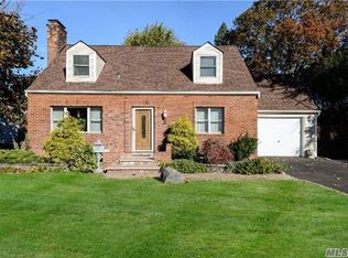 28 Jefferson St, Glen Cove, NY 11542