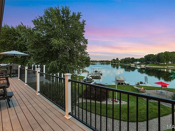 4th image of 888 Malibu Way