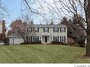 5 Summit Oaks, Pittsford, NY 14534