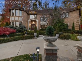7310 Sandy Creek Ln, Bloomfield Hills, MI 48301