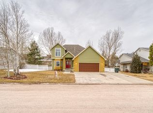 6410 Robin Dr, Gillette, WY 82718