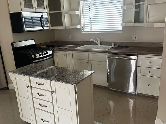 4th image of 5508 Wilbur Ave